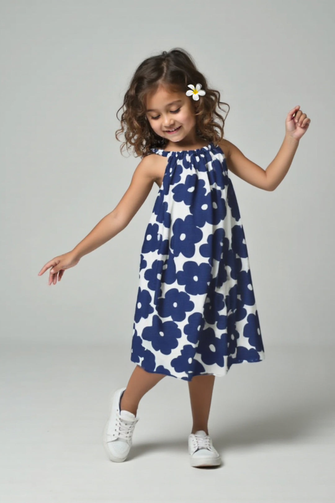 Lil Halley in Daisy Janes Navy
