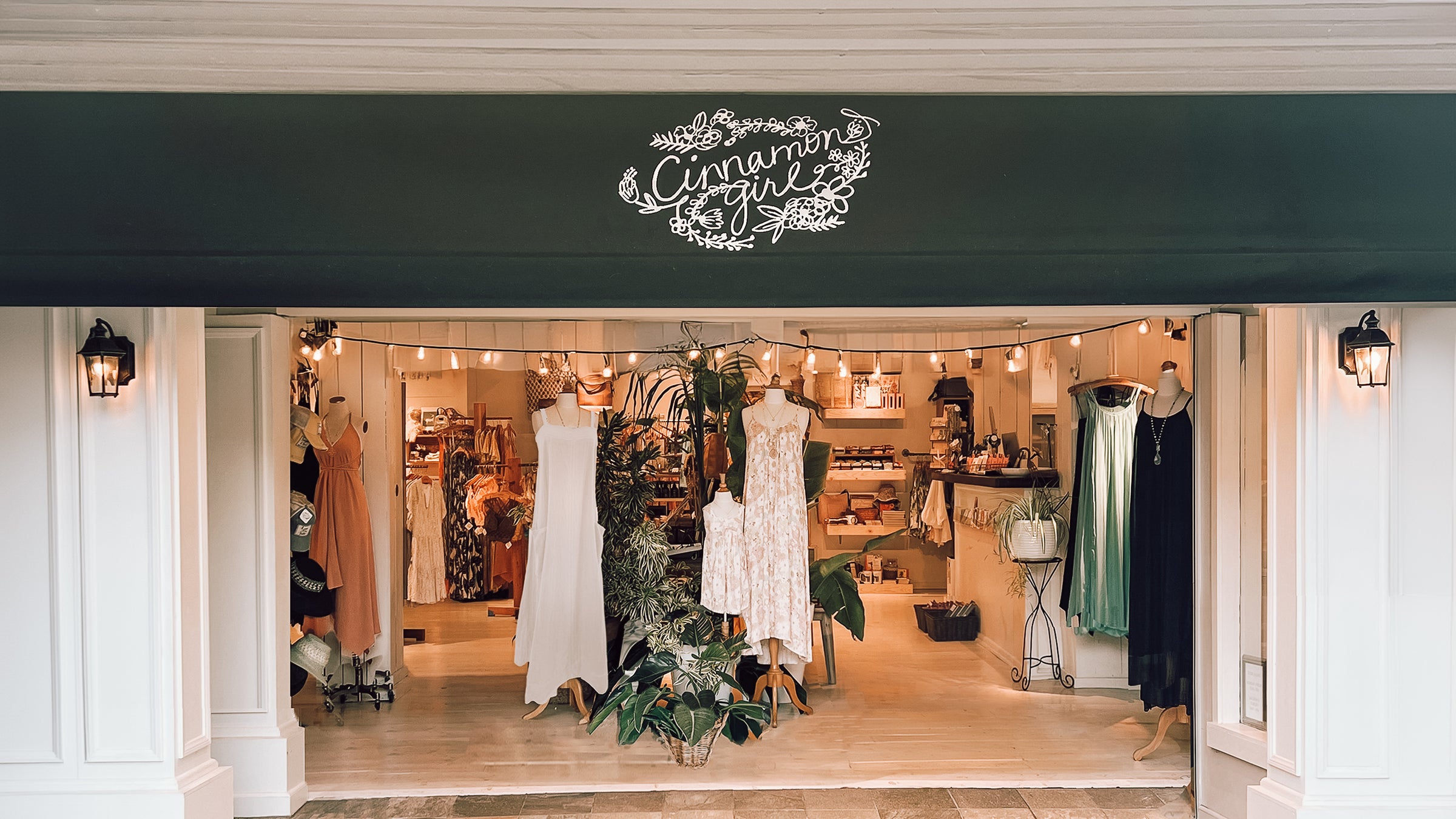 Display Female Clothes Shops Display Ladies Retail Clothing Stores